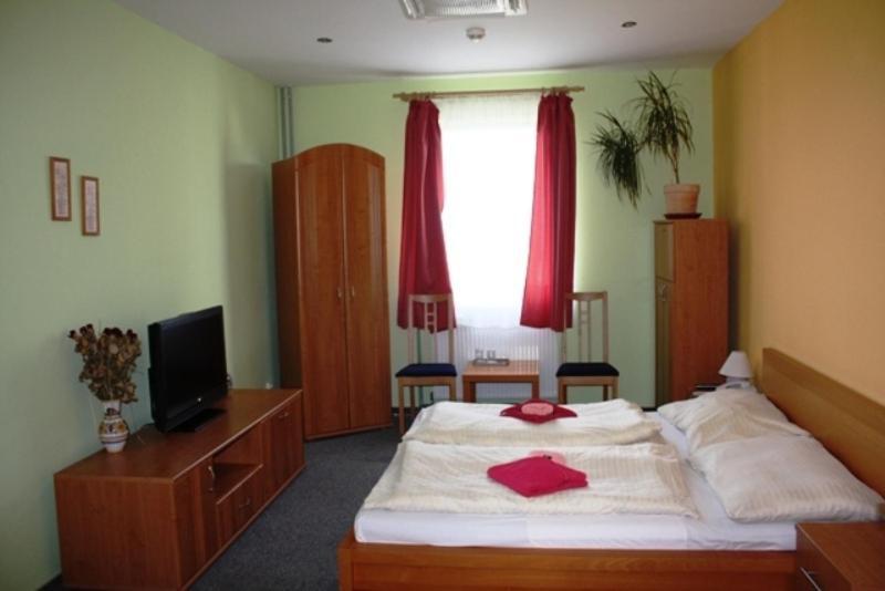 Pension Zlata Noha Bratislava Exterior photo