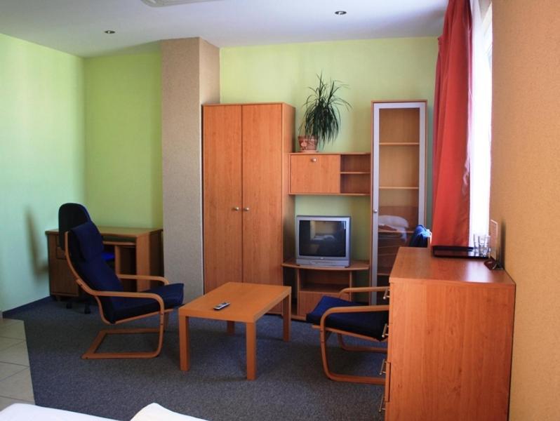 Pension Zlata Noha Bratislava Exterior photo