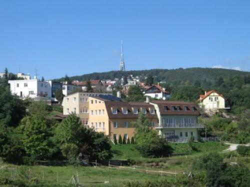 Pension Zlata Noha Bratislava Exterior photo