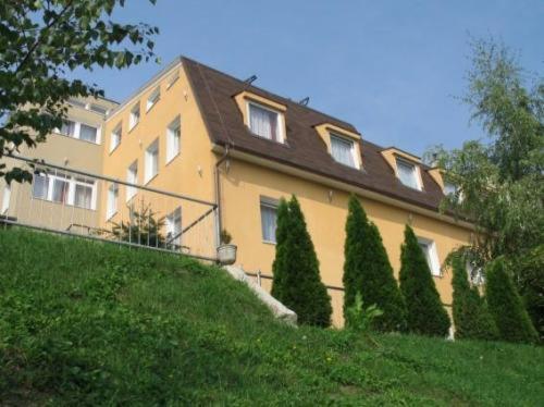 Pension Zlata Noha Bratislava Exterior photo